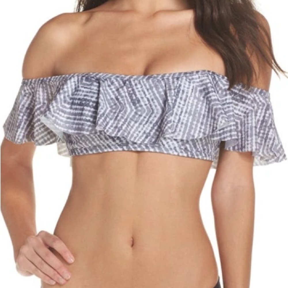 Leith Off the Shoulder Bikini Top in Grey Excalibur Chevron